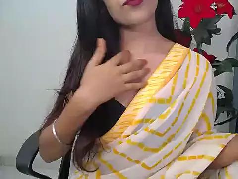 Zara_babyy from StripChat is Freechat