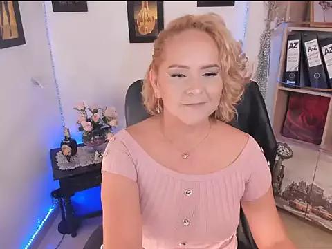 ZoeEmerson from StripChat is Freechat